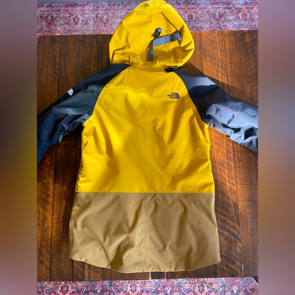 Women’s North Face Winter Jacket SMALL - Picture 3 of 5